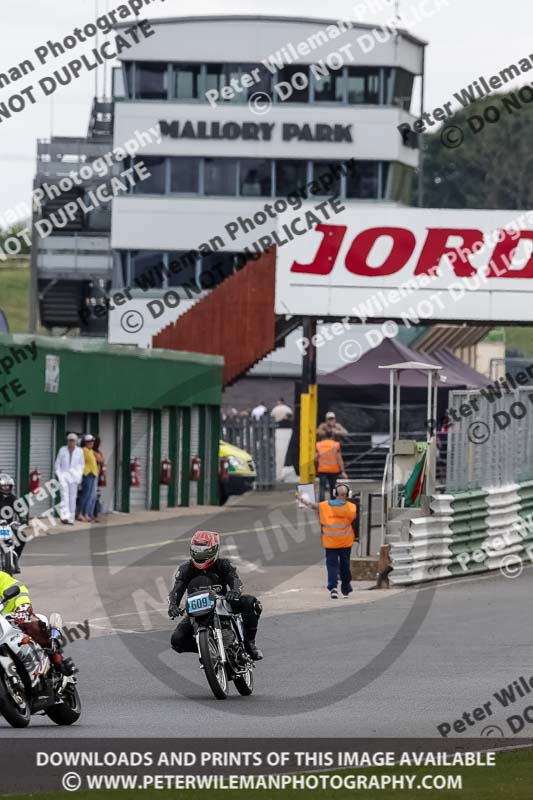Vintage motorcycle club;eventdigitalimages;mallory park;mallory park trackday photographs;no limits trackdays;peter wileman photography;trackday digital images;trackday photos;vmcc festival 1000 bikes photographs